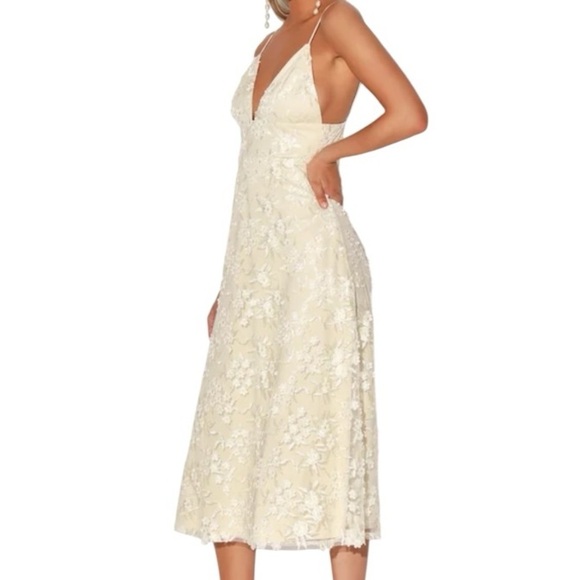 Lulus Dresses & Skirts - LULUS Flourishing Kiss Cream Floral Embroidered Floral Lace Midi Dress EC Sz L